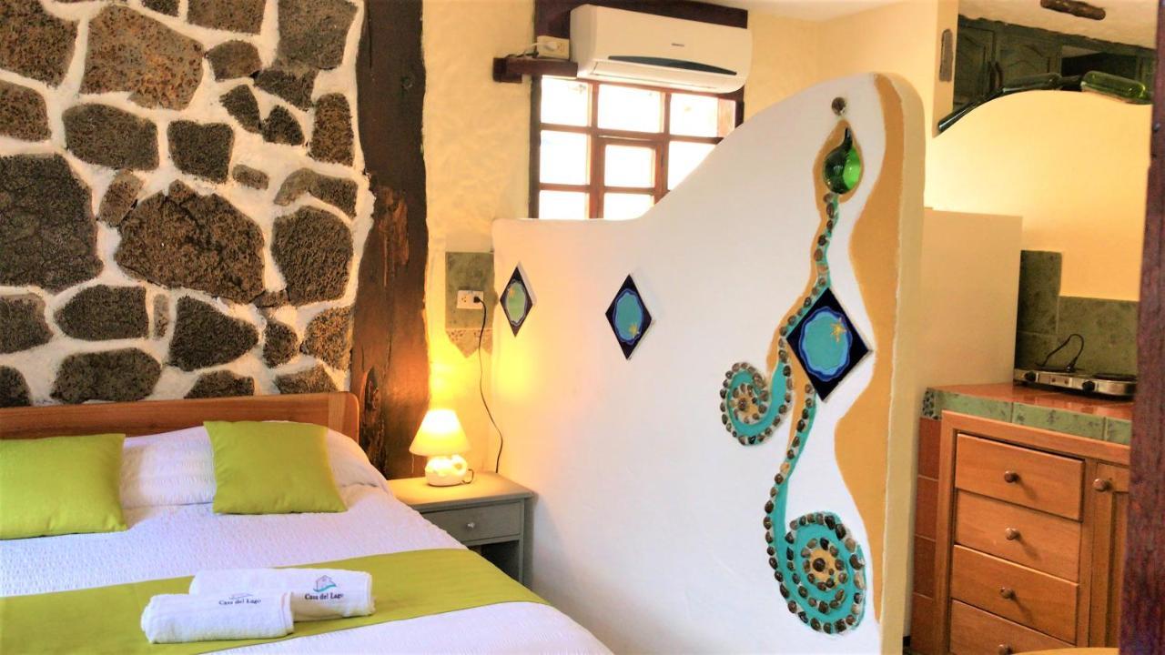 Casa del Lago Lodging House Puerto Ayora  Exterior foto