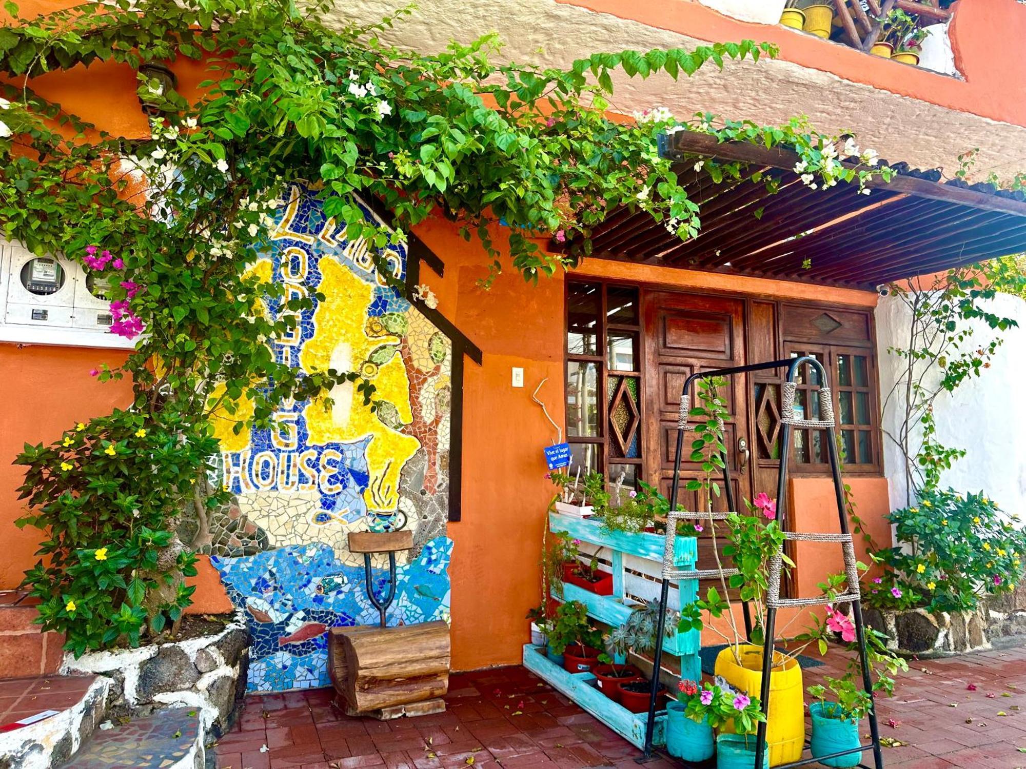 Casa del Lago Lodging House Puerto Ayora  Exterior foto