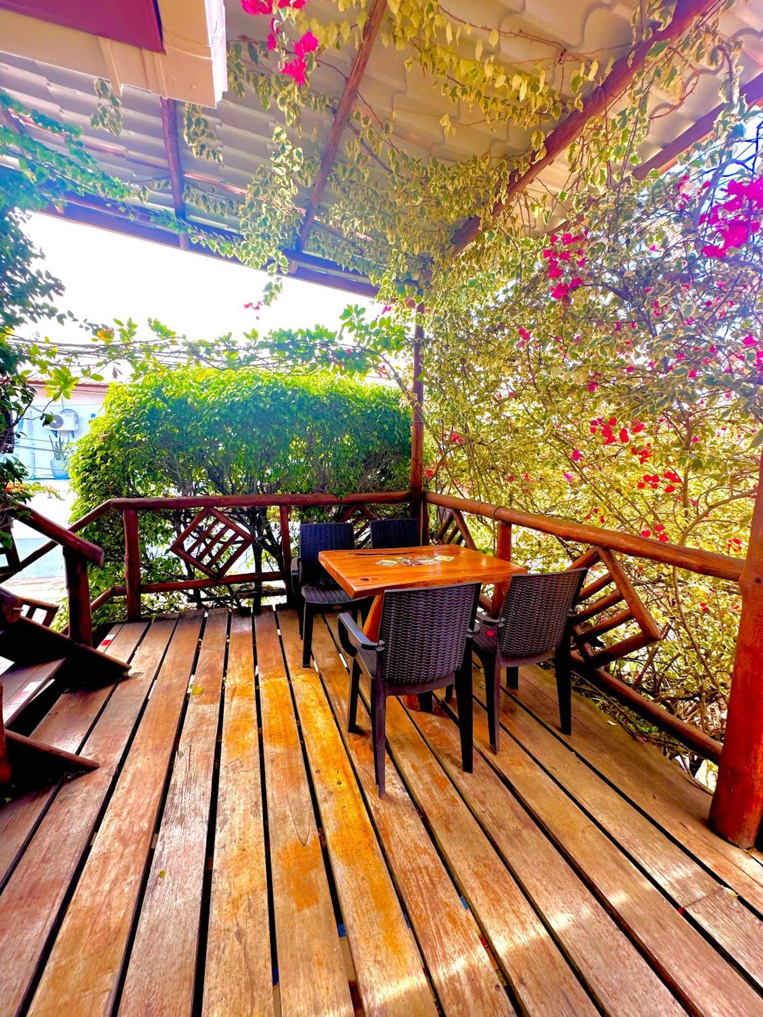 Casa del Lago Lodging House Puerto Ayora  Exterior foto