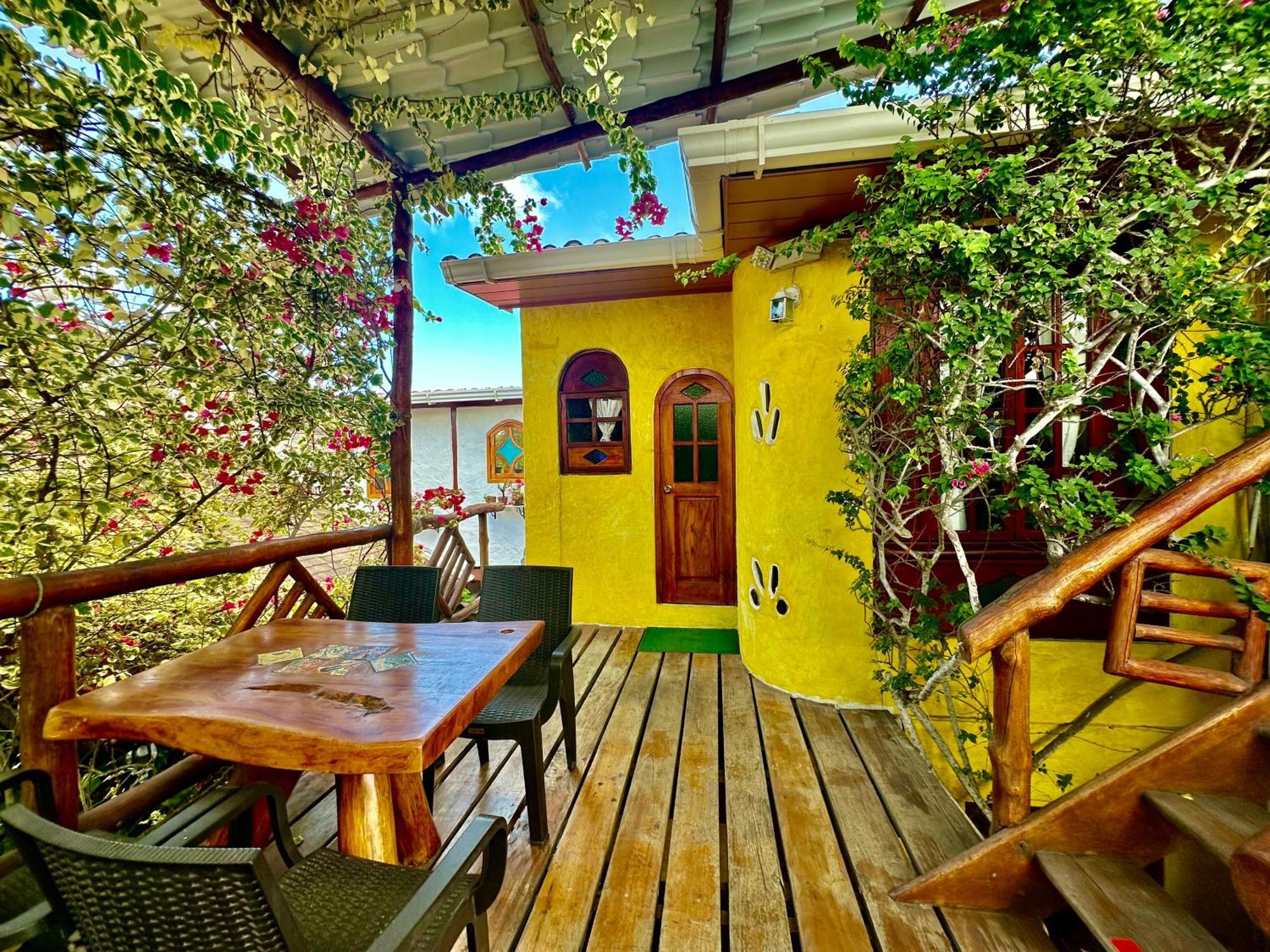 Casa del Lago Lodging House Puerto Ayora  Exterior foto