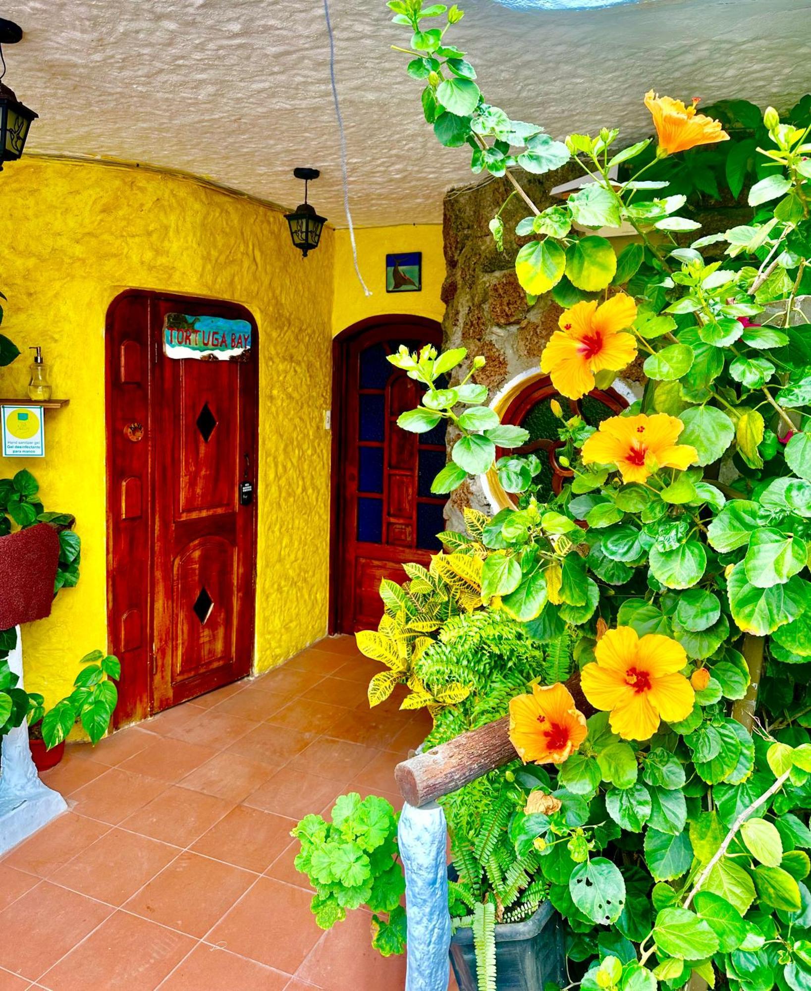 Casa del Lago Lodging House Puerto Ayora  Exterior foto